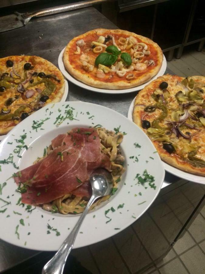 Weinstube Heigl Restaurante Pizzeria Puccini Hotel Landshut Exterior foto